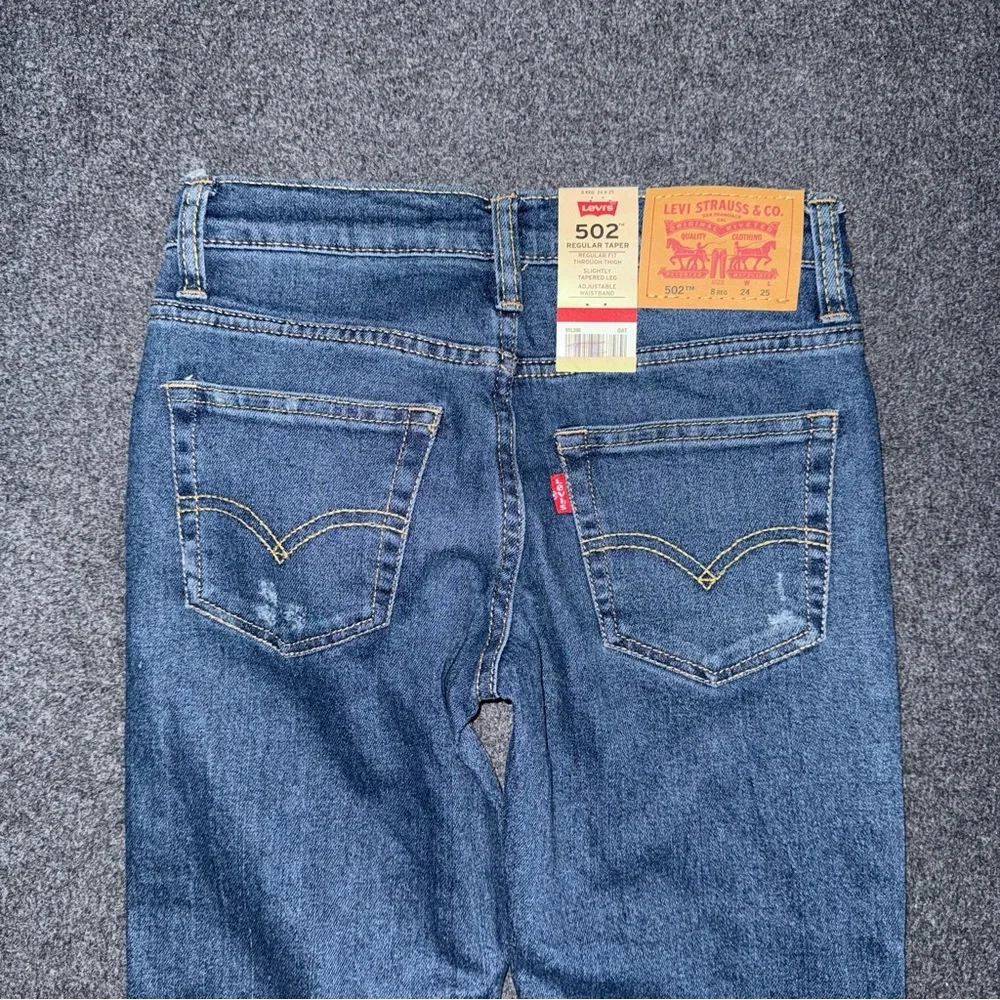 NWT Levi’s 502 Regular Taper Jeans Boys 8 (24x25) Medium Wash Stretch Distressed
